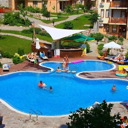 Garden Of Eden - Panorama C2